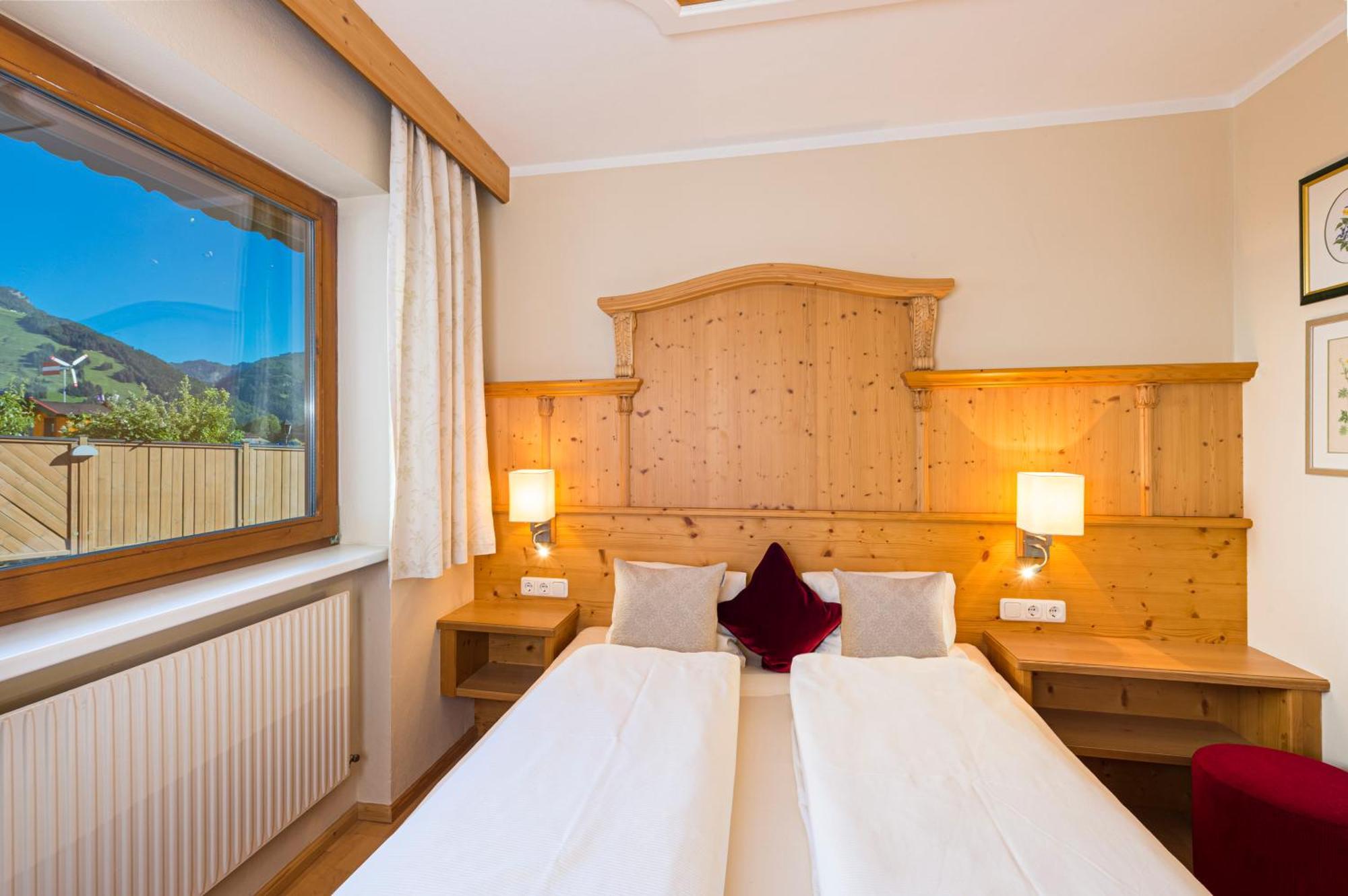 Apartments Tirolerhaus Kössen Rom bilde